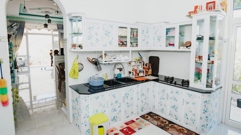 Phòng bếp ngôi nhà Lagi homestay